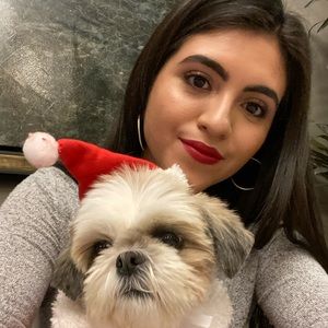 Meet your Posher, Cassandra